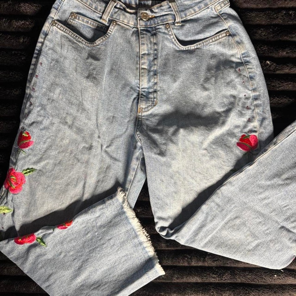 Cambio Jeans light wash denim jeans with red rose embroidery on the legs
